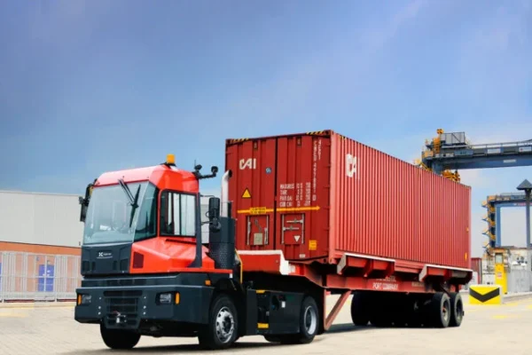 340087_slider-mobile-w768-h432_NB_Buffaload-UK-T2i-Terminal-Tractor-1